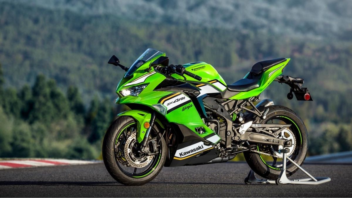 Kawasaki ZX-4RR inline-four cutaway