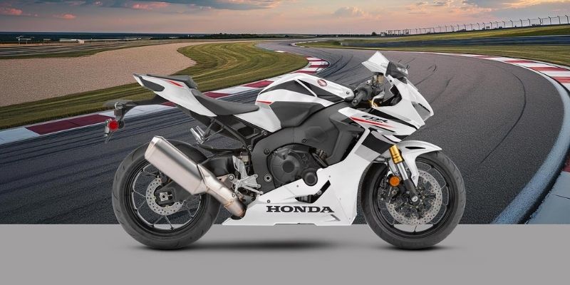 2026 Honda CBR1000RR overlooking KC skyline